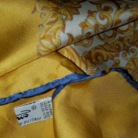 Designer Signed Hilton Silk Scarf Norma Legge MI Italy - Picture 6 of 8